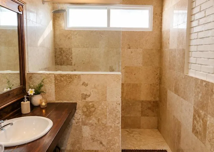 Guest house Empat Bintang Uluwatu (Bali)